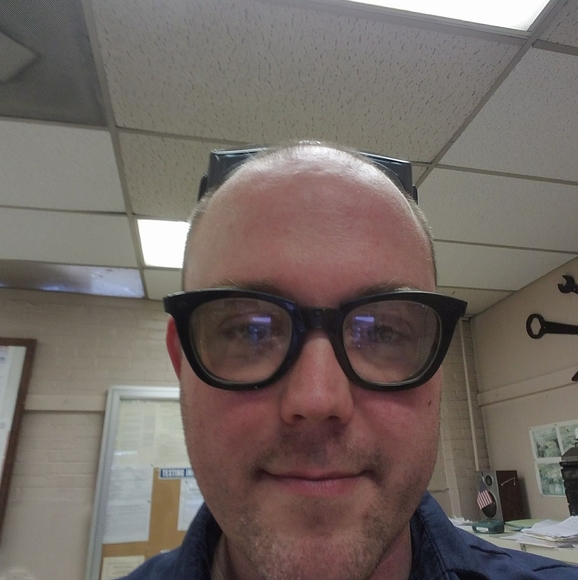 Meet your Posher, Chris - Picture 1 of 1